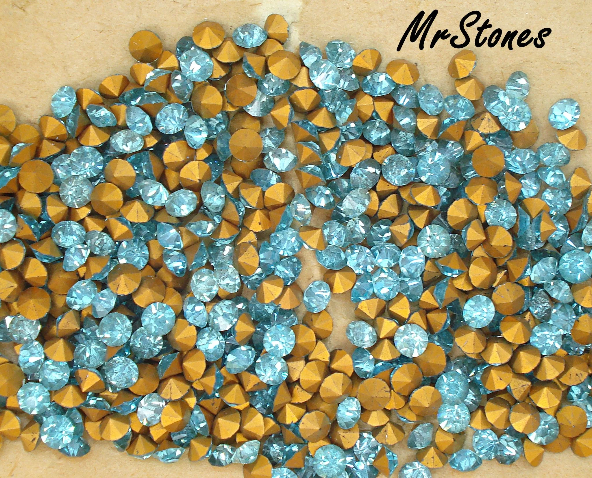 4.6-4.7mm (1100) (20ss) Czech Bohemian Aqua Round Chaton