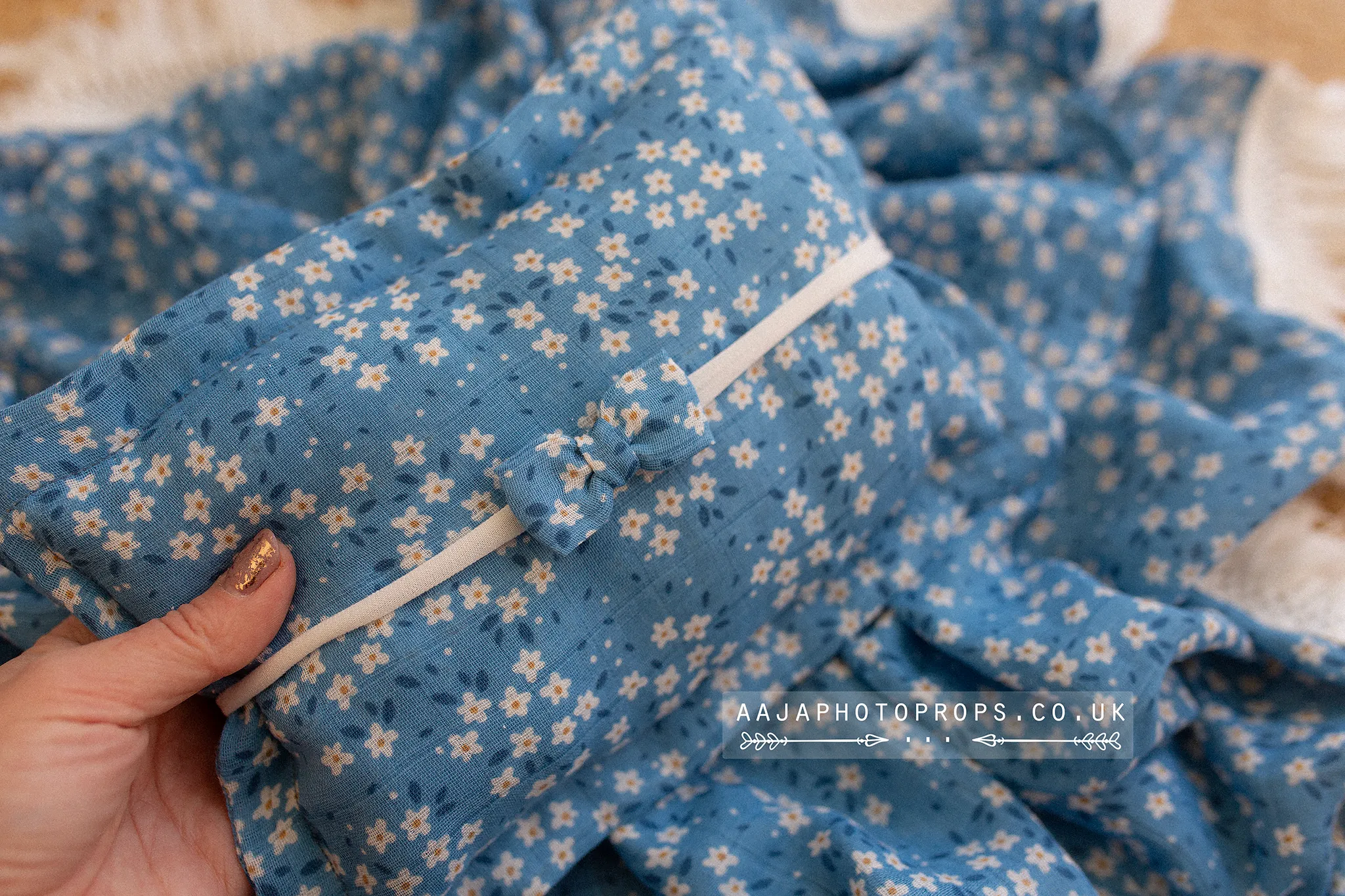 Boho layer, pillow, tieback set, blue, daisy, flowers, tassels, RTS
