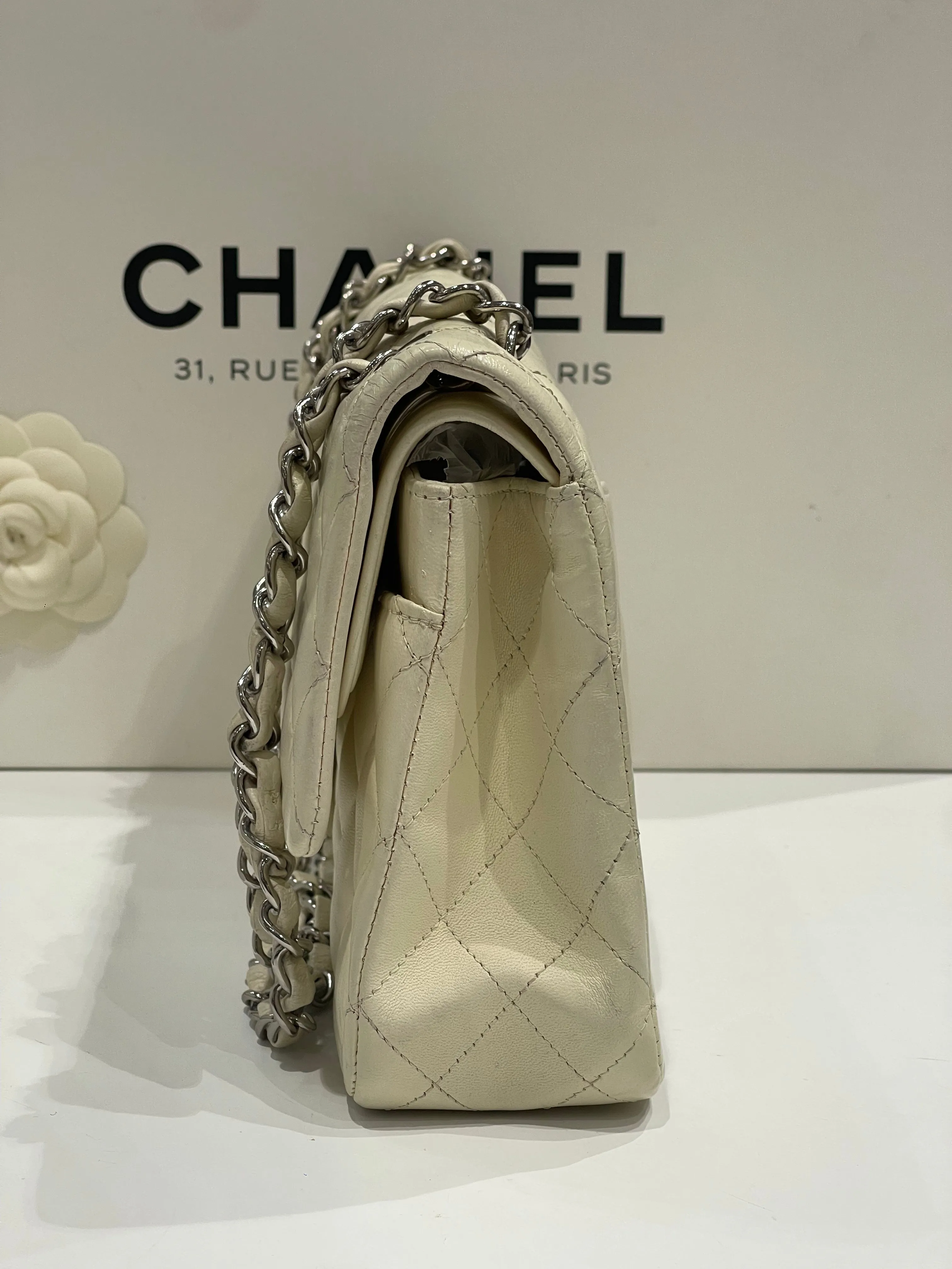 Chanel - Sac classique timeless ivoire