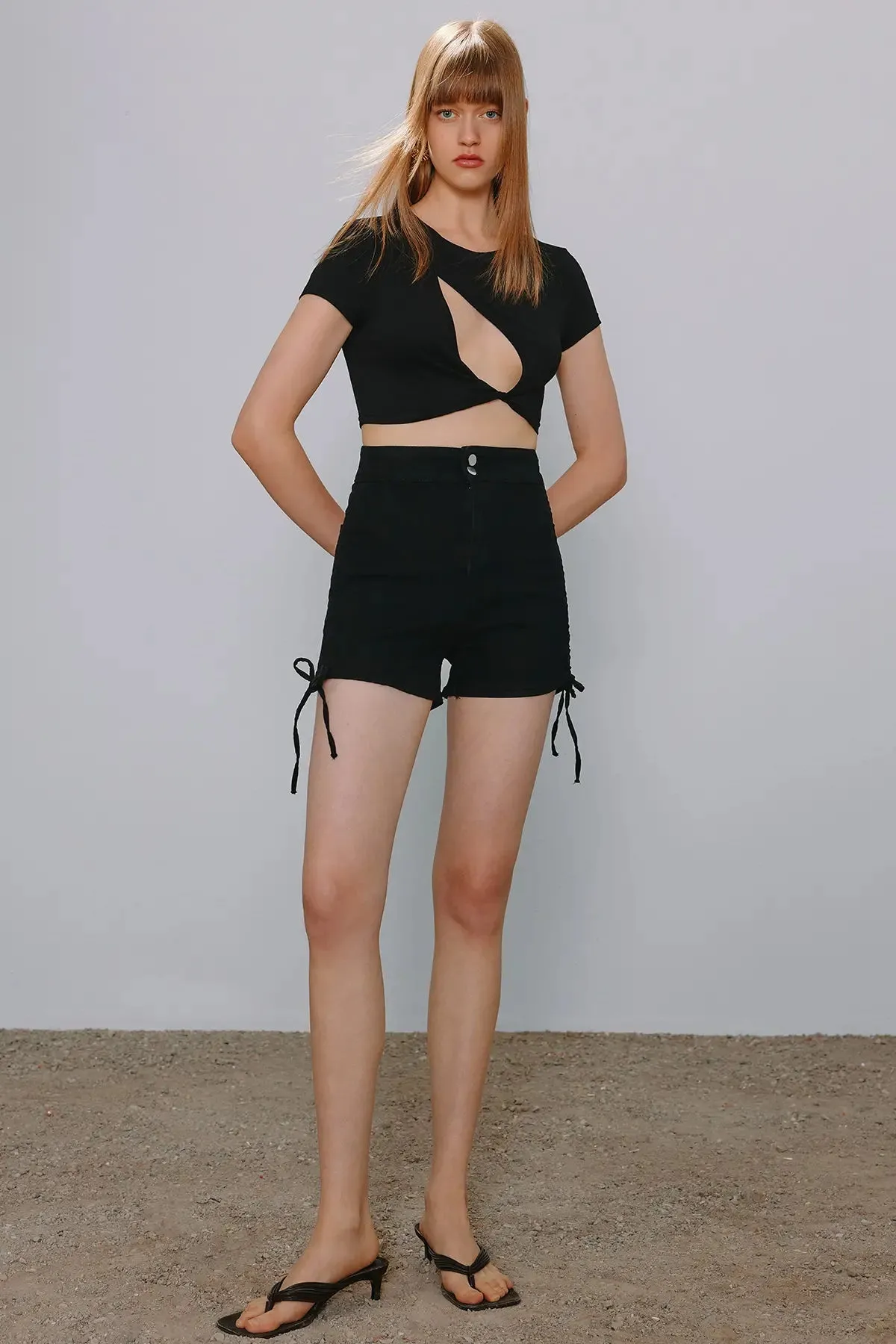 Cut Out Twist Crop Tee
