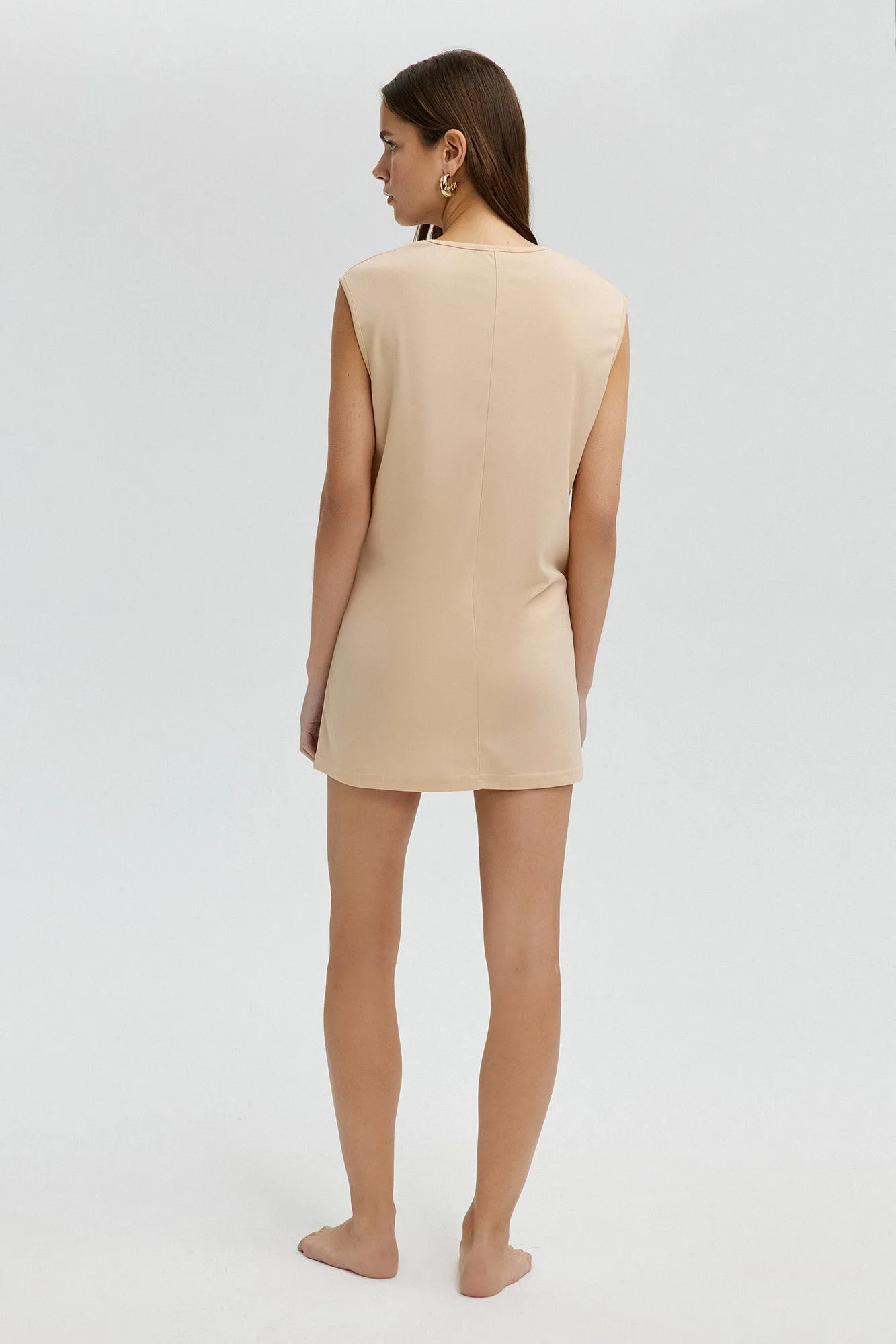 SLEEVELESS BASIC LINER