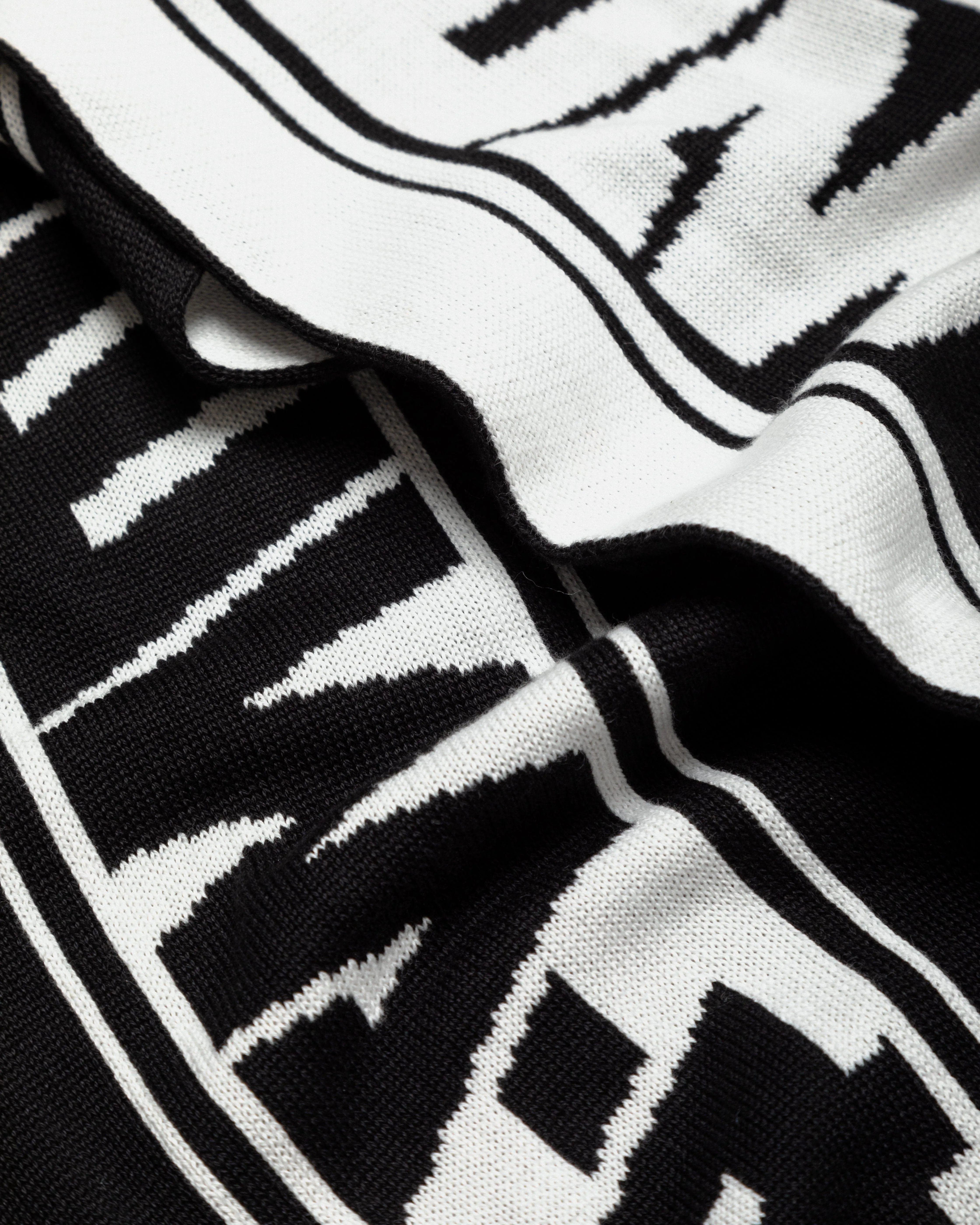 Soccer Scarf - Black/White
